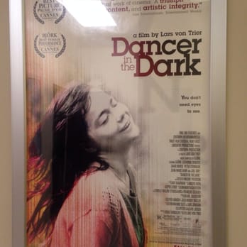 Laemmle Town Center 5 - Cinema Near Me - Encino, California
