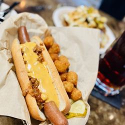 Mad Beach Craft Brewing - Chili cheese dog
