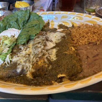 Lupe Tortilla Mexican Restaurant - Hatch chili enchiladas were just ok - Mexican Near Me - New Braunfels, Texas
