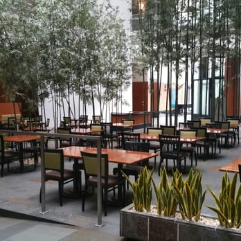Embassy Suites by Hilton Chicago Downtown Magnificent Mile - Dining area - Hotels Near Me - Chicago, Illinois