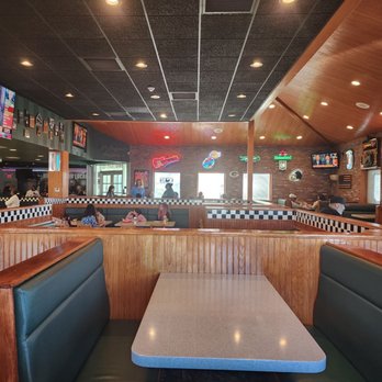 Graziano's Corona - Celebrate good times - Pizza Near Me - Corona, California
