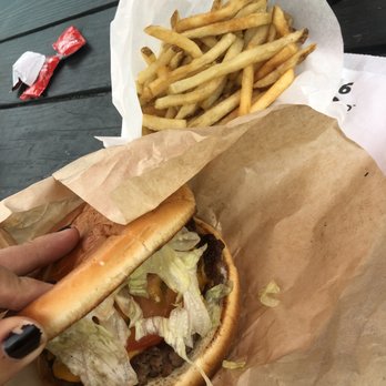 The Vegan Nom - OG burger - Vegan Near Me - Austin, Texas
