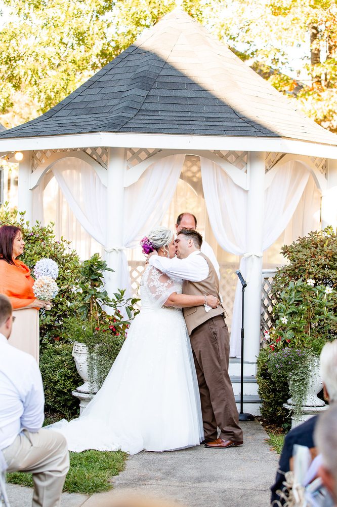 THE VICTORIA INN BED & BREAKFAST AND PAVILION 22 Photos & 13 Reviews 430 High St, Hampton