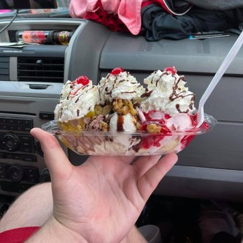 Udderly Delicious Ice Cream - Banana Splits - Ice Cream & Frozen Yogurt Near Me - Conover, North Carolina Udderly Delicious Ice Cream - Banana Splits - Ice Cream & Frozen Yogurt Near Me - Conover, North Carolina