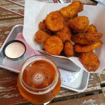 Press 195 - Bayside - Fried pickles, tomatoes, and pepperoncini. The beer was the best part. - Sandwiches Near Me - Bayside, New York