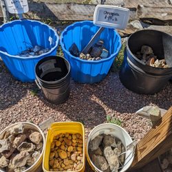 Prairie Agate Rock Shop - Assorted bulk product