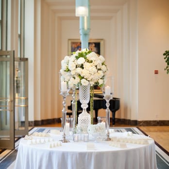 The Peninsula Chicago - Escort card table in the corridor - Hotels Near Me - Chicago, Illinois The Peninsula Chicago - Escort card table in the corridor - Hotels Near Me - Chicago, Illinois