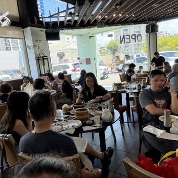 Kapiolani Seafood Restaurant - Inside seating - Dim Sum Near Me - Honolulu, Hawaii