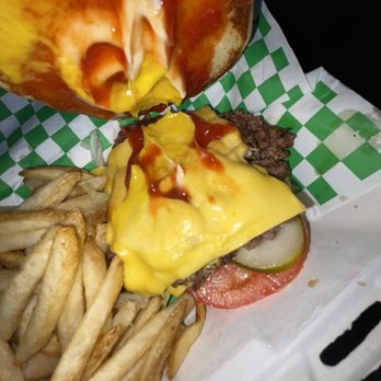 Smith Burger Co - All American - Food Trucks Near Me - Champaign, Illinois