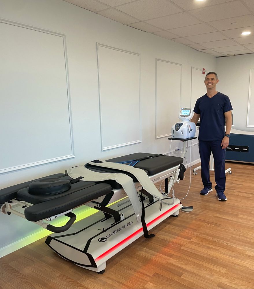 Miami Chiropractic & Wellness Logo