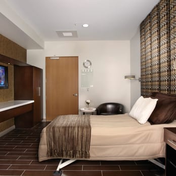 Serenity Palliative Care - Serenity House - West Inpatient Bedroom - Hospice Near Me - Phoenix, Arizona Serenity Palliative Care - Serenity House - West Inpatient Bedroom - Hospice Near Me - Phoenix, Arizona