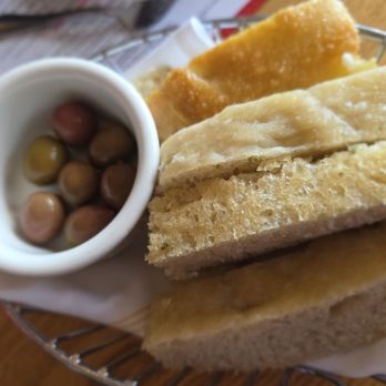 Bar Lino Ristorante - Bread basket brought to table - Italian Near Me - Johnston, Rhode Island
