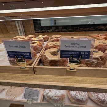 Paris Baguette - Bakeries Near Me - Webster, Texas