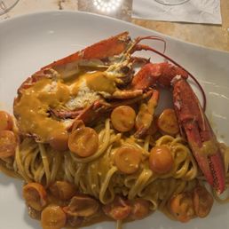 Linguine All'aragosta (Pasta with Lobster) Linguine All'aragosta (Pasta with Lobster)