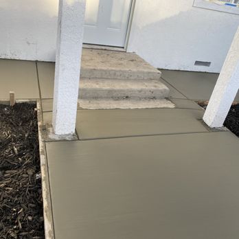 Adrian’s Gardening - Up close of the stairway and cement - Landscaping Near Me Adrian’s Gardening - Up close of the stairway and cement - Landscaping Near Me