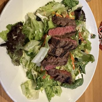 Twin Peaks - Steak salad - New American Near Me - Tempe, Arizona Twin Peaks - Steak salad - New American Near Me - Tempe, Arizona
