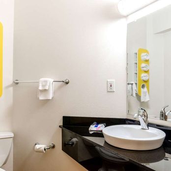 Motel 6 - Bathroom - Hotels Near Me - Las Cruces, New Mexico Motel 6 - Bathroom - Hotels Near Me - Las Cruces, New Mexico