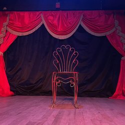 La Burla Bee - Stage