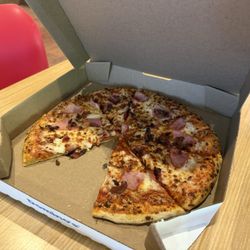 Domino's Pizza - Ham and bacon - medium hand tossed