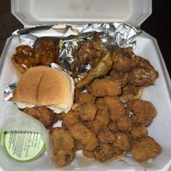 Hugstables Sports Bar & Grill - Honey hot and seasoned wings with fried okra