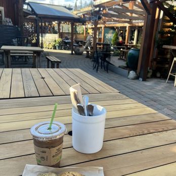 Flower House Cafe - New American Near Me - Langley, Washington