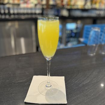 Centurion Lounge DCA - Mimosa before flight - Airport Lounges Near Me - Arlington, Virginia
