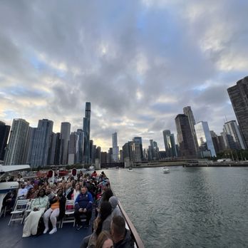 Chicago Water Taxi - Boat Charters Near Me - Chicago, Illinois