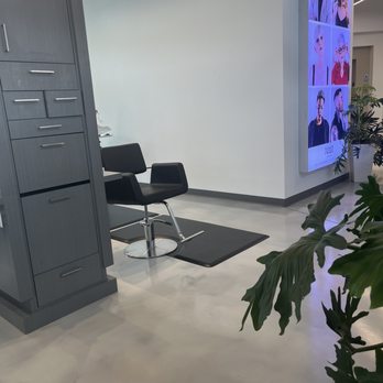 Juut Salon Spa - Salon chair - Hair Salons Near Me - Edina, Minnesota Juut Salon Spa - Salon chair - Hair Salons Near Me - Edina, Minnesota