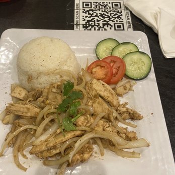 Saigon Dish - Number 47- Co'm Gà Xào Hành - Vietnamese Near Me - Lawndale, California
