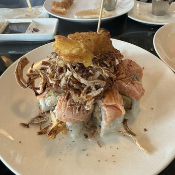 Yamashiro - Crunch Salmon Tataki Roll is very good also good service - Japanese Near Me - Redondo Beach, California Yamashiro - Crunch Salmon Tataki Roll is very good also good service - Japanese Near Me - Redondo Beach, California