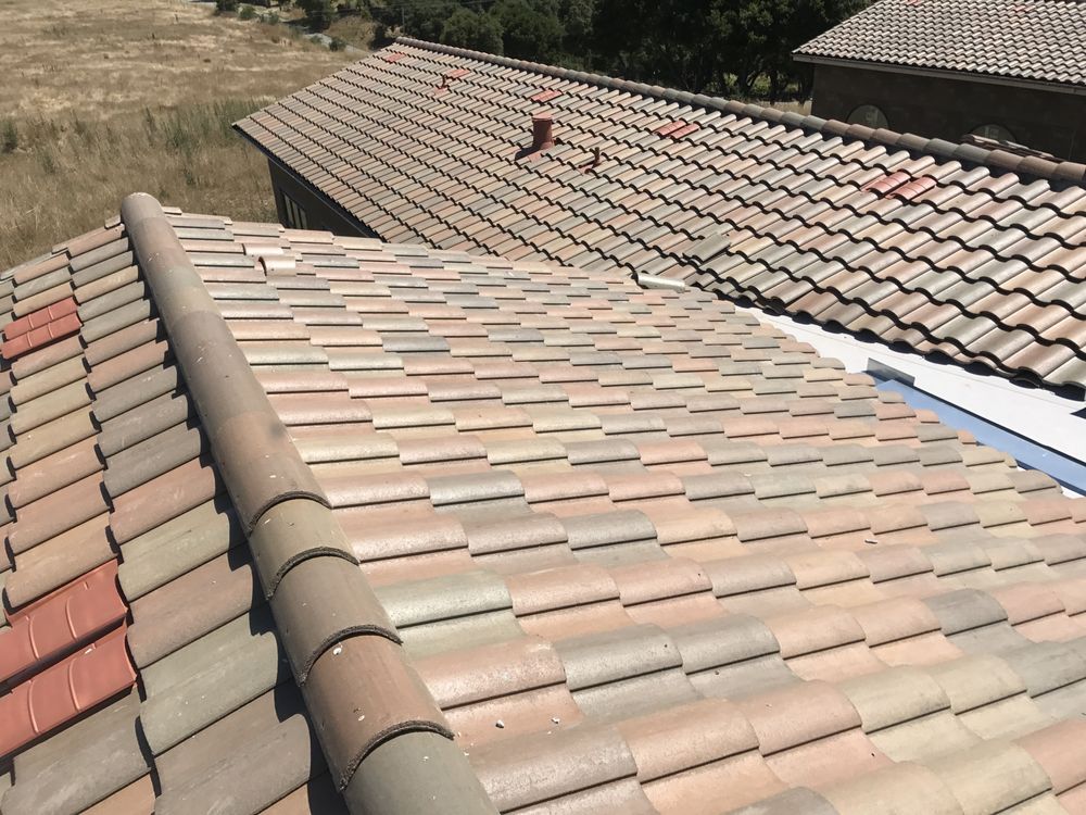 Slide of Daddario Roofing