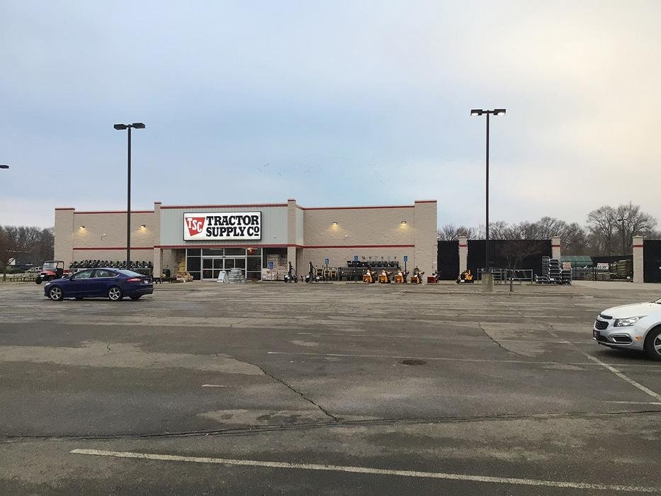 TRACTOR SUPPLY Updated October 2024 8110 S Port Dr, Manhattan