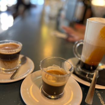 La Bendita - 3 Queens ... espresso, cafe baileys and cafe latte caramel - Coffee & Tea Near Me - Zaragoza, Z La Bendita - 3 Queens ... espresso, cafe baileys and cafe latte caramel - Coffee & Tea Near Me - Zaragoza, Z