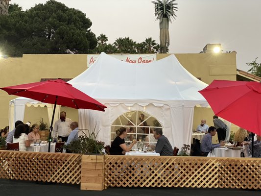 Papillon Restaurant by null