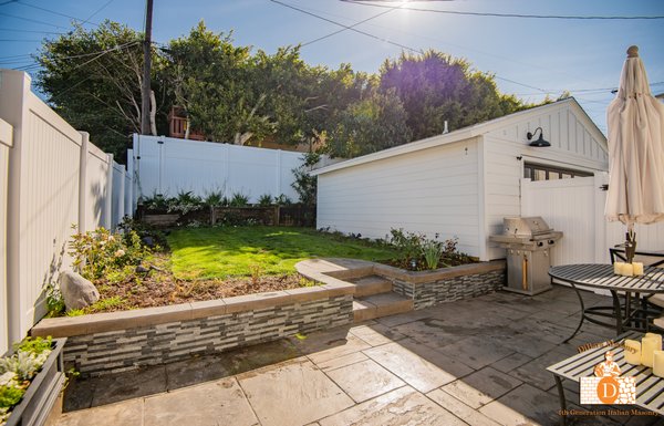 Stone Veneer - Manhattan Beach - We took a pair of existing, block planter walls and installed new, natural stack stone veneer panels along with natural flagstone caps to make these planter walls pop! Stone Veneer - Manhattan Beach - We took a pair of existing, block planter walls and installed new, natural stack stone veneer panels along with natural flagstone caps to make these planter walls pop!