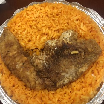 El Castillo Del Pollo - That's exactly how they serve their lunch and diners. Unbelievable. And my chicken meal was the exact same way. One piece. A bunch of rice. - New American Near Me - Queens, New York