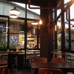 Salsa's Fresh Mex - Dining area