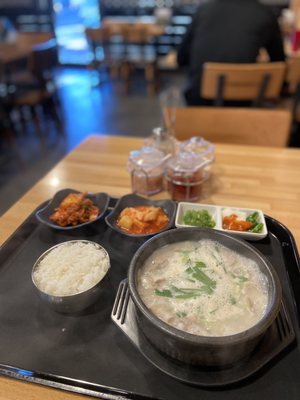 부산 돼지국밥 Busan Daegee Gukbap by null