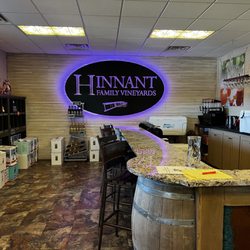 Hinnant Family Vineyards - Bar/checkout