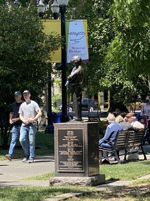 Healdsburg Plaza by null