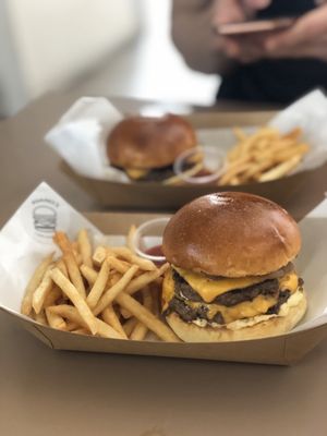 Hammee's Burgers by null