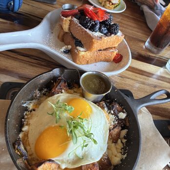 The Duck Dive - Sports Bars Near Me - San Diego, California