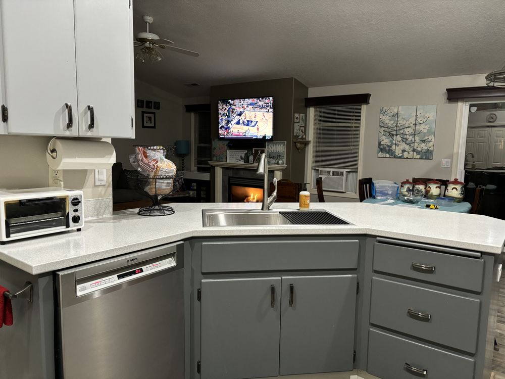 Miracle Method Surface Refinishing - countertop fabricator in Portland, OR