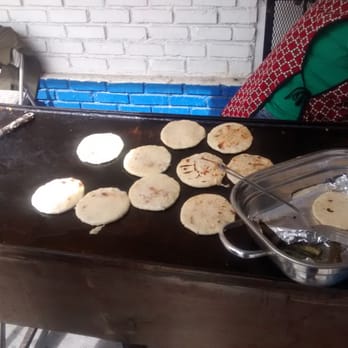 Pupusas Salvadorenas - PUPUSAS beign made - Salvadoran Near Me - Compton, California