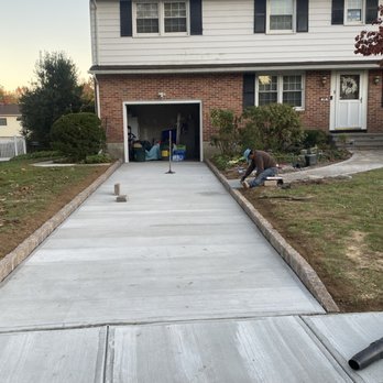 Rogelio’s - New concrete driveway - Landscaping Near Me Rogelio’s - New concrete driveway - Landscaping Near Me
