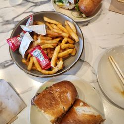 Pho House GR - Banh mi and pho real fries