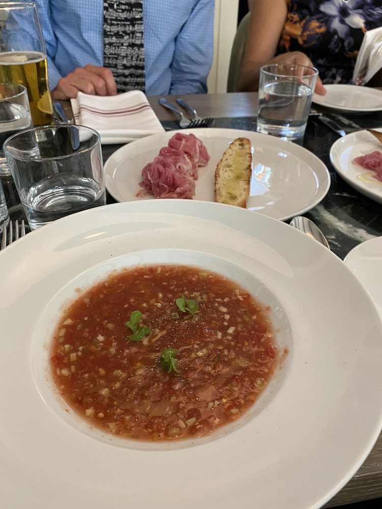 Greystones Restaurant & Lounge Logo