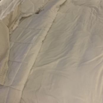 Hampton Inn Birmingham-Colonnade 280 - There is no bed sheet. Fitted sheet, with a "comforter" that is supposed to be in a duvet. - Hotels Near Me - Birmingham, Alabama Hampton Inn Birmingham-Colonnade 280 - There is no bed sheet. Fitted sheet, with a "comforter" that is supposed to be in a duvet. - Hotels Near Me - Birmingham, Alabama