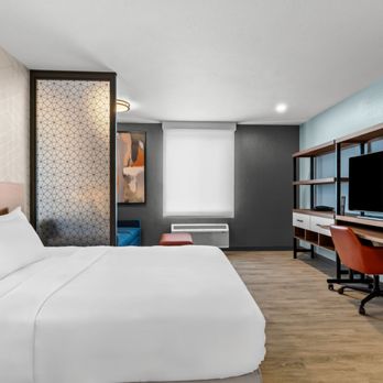 1. Everhome Suites
