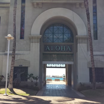 Aloha Tower - Entrance - Landmarks & Historical Buildings Near Me - Honolulu, Hawaii